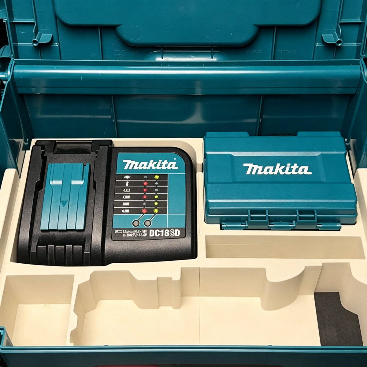 3D Printed Double-Layer Insert for Makita MAKPAC Type 3 — DTM52 Multi-Tool + DTD173 Driver + DDF487 Drill 3-Tool Kit Organizer, Charger & 2 Batteries, PETG