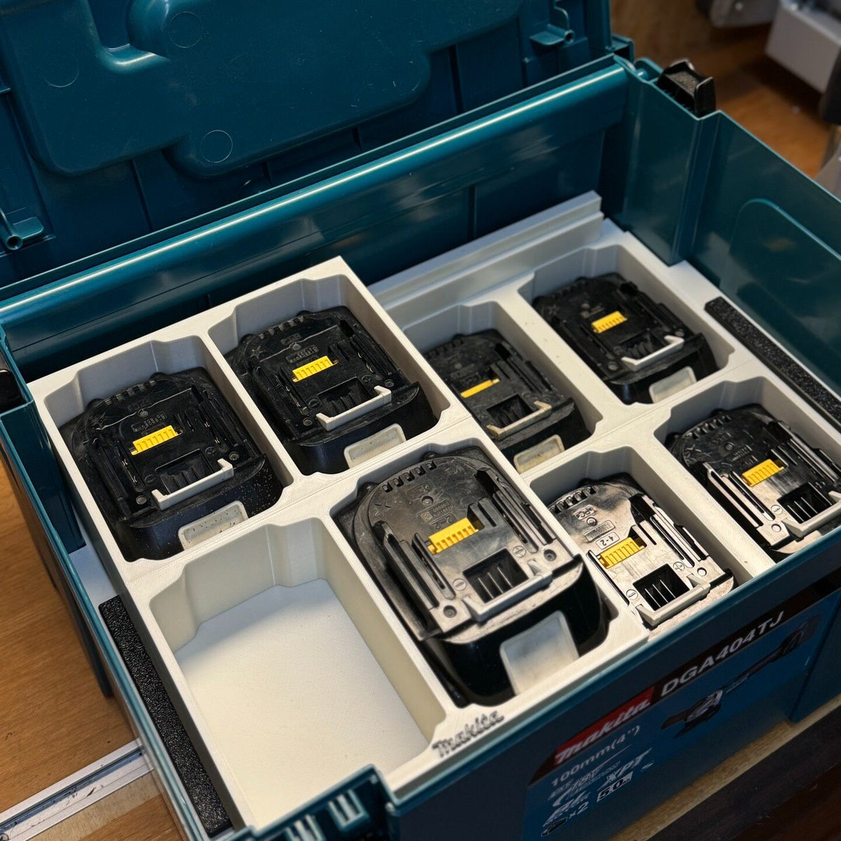 3D Printed Insert for Makita MAKPAC Type 3 — 8x 18V Battery & Charger Organizer with Sliding Tray, PETG