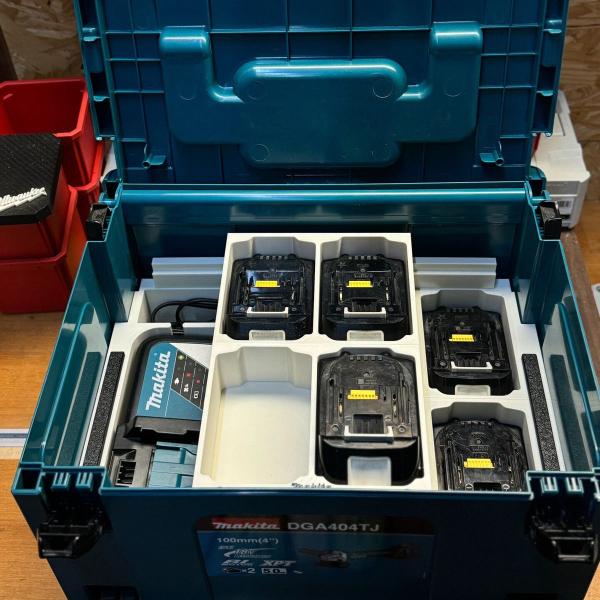 3D Printed Insert for Makita MAKPAC Type 3 — 8x 18V Battery & Charger Organizer with Sliding Tray, PETG