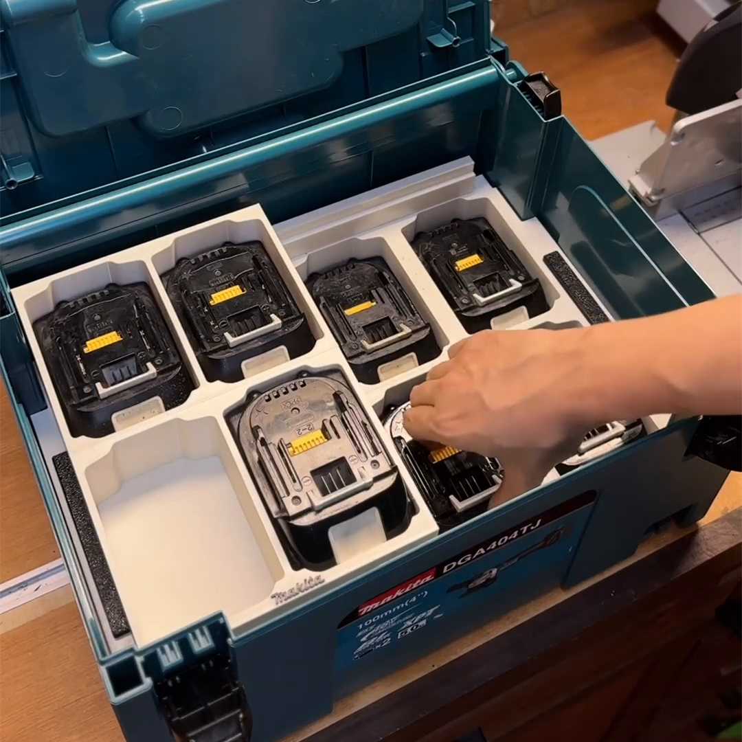3D Printed Insert for Makita MAKPAC Type 3 — 8x 18V Battery & Charger Organizer with Sliding Tray, PETG